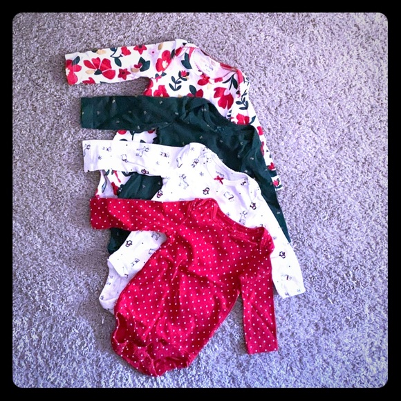 🦋Set of 4 bodysuits🦋 - Picture 1 of 3